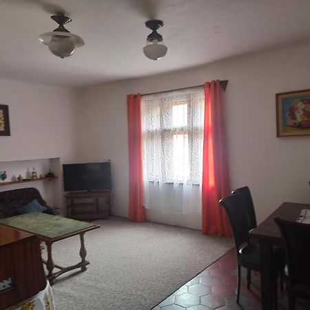 Apartman Menany Extérieur photo