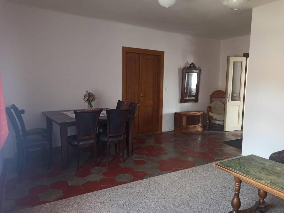 Apartman Menany Extérieur photo
